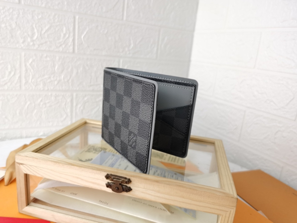 LVコピーウォレット正面デザイン