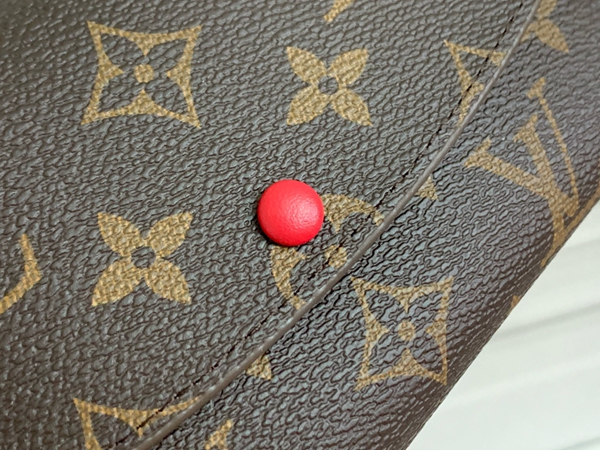 LVコピーウォレット着用イメージ