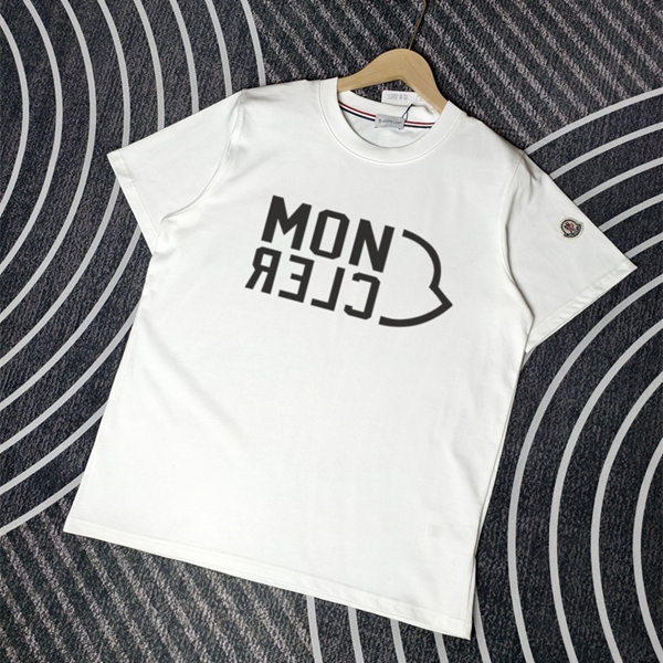 モンクレールTシャツ正面デザイン
