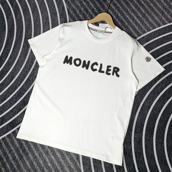 モンクレールTシャツ正面デザイン