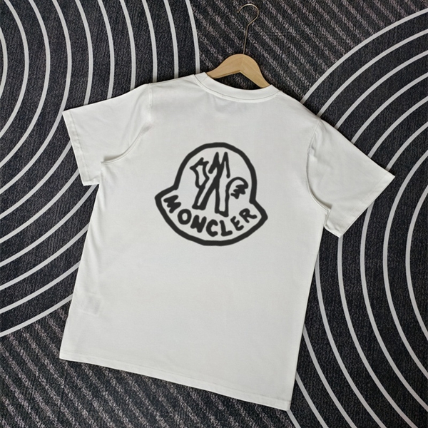 モンクレールTシャツ背面デザイン