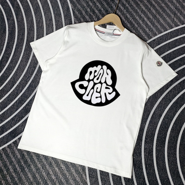 モンクレールTシャツ正面デザイン