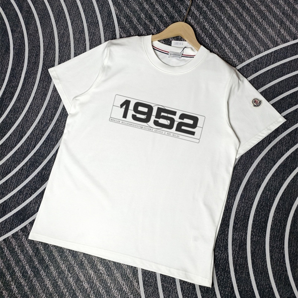 モンクレールTシャツ正面デザイン