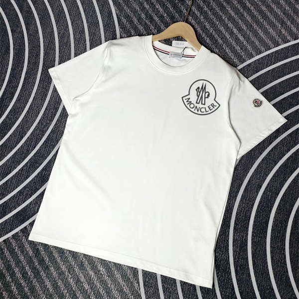 モンクレールTシャツ正面デザイン