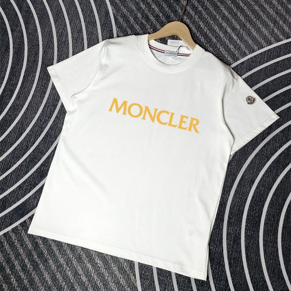 モンクレールTシャツ正面デザイン