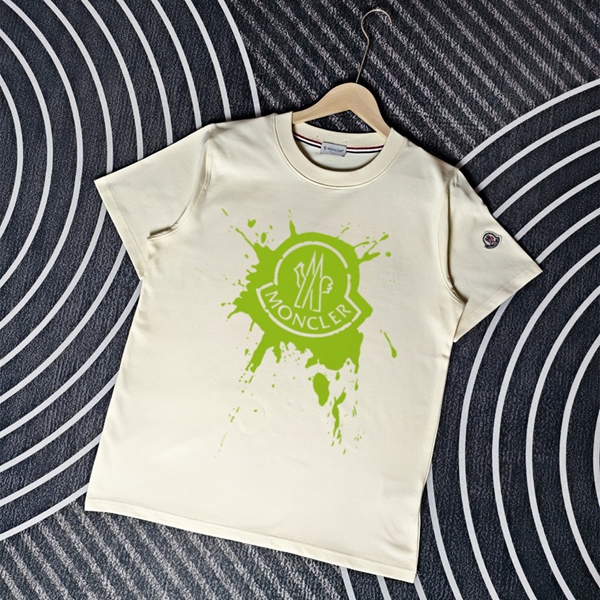 モンクレールTシャツ正面デザイン