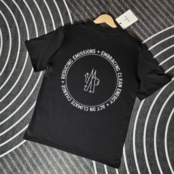 モンクレールTシャツ背面デザイン