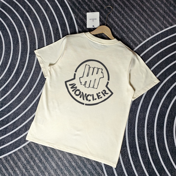 モンクレールTシャツ背面デザイン