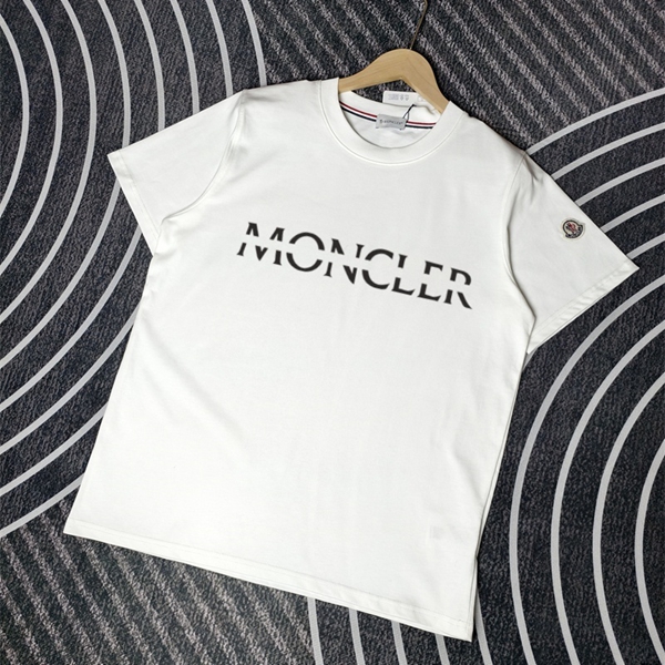 モンクレールTシャツ正面デザイン