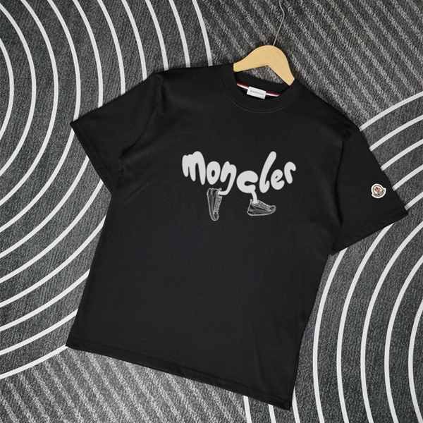 モンクレールTシャツ正面デザイン