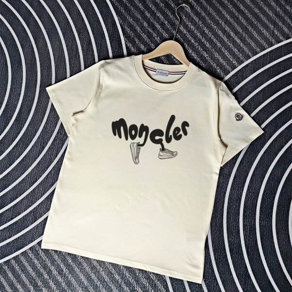 モンクレールTシャツ正面デザイン