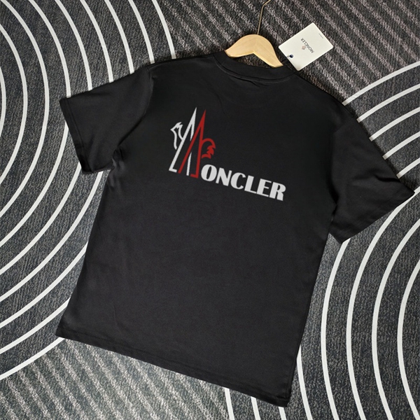 モンクレールTシャツ背面デザイン