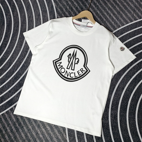 モンクレールTシャツ正面デザイン
