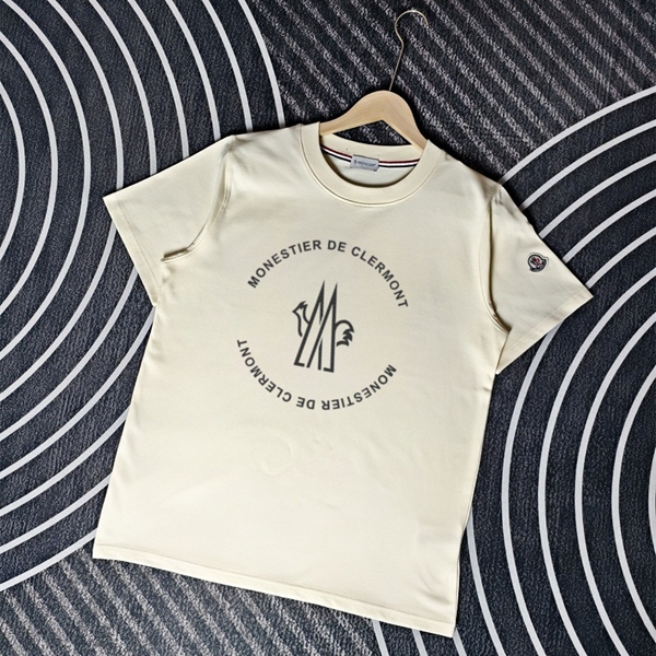 モンクレールTシャツ正面デザイン