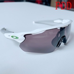 激安オークリーコピー