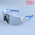 激安オークリーコピー