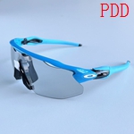 激安オークリーコピー