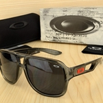 激安オークリーコピー