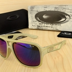 激安オークリーコピー