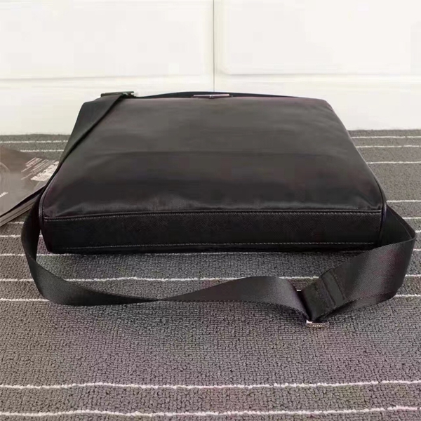 プラダバッグ内部構造