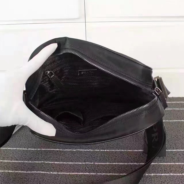 プラダバッグ細部ディテール