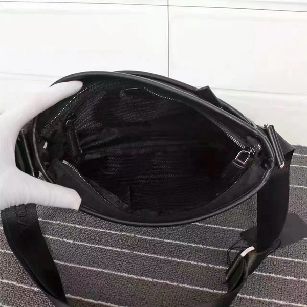 プラダバッグ細部ディテール
