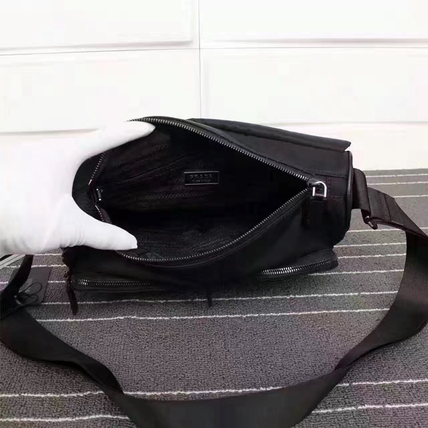 プラダバッグ細部ディテール