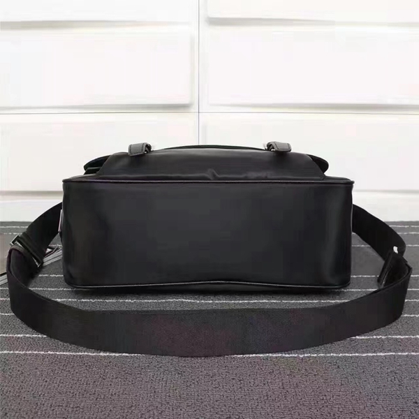 プラダバッグ内部構造