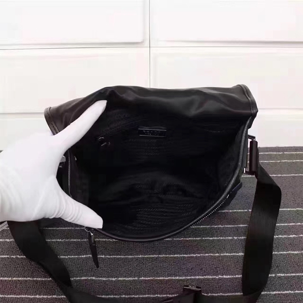 プラダバッグ細部ディテール