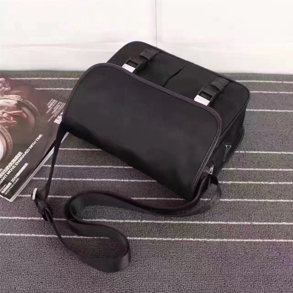 プラダバッグ内部構造