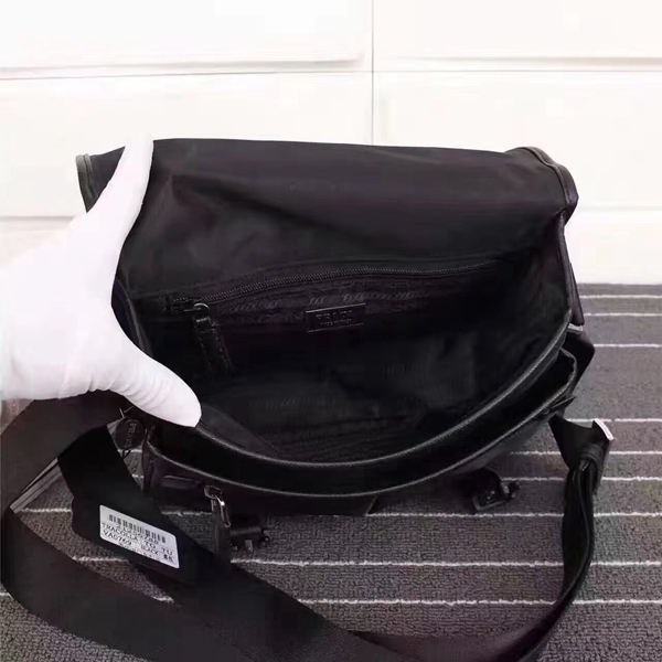 プラダバッグ細部ディテール