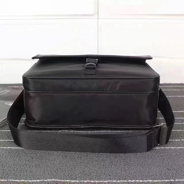 プラダバッグ内部構造