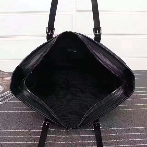 プラダバッグ細部ディテール