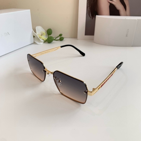 プラダサングラス正面デザイン