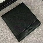 プラダ財布050