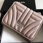 プラダ財布062