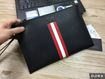 プラダ財布107