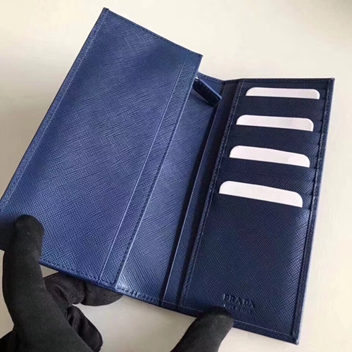 プラダ財布内部構造