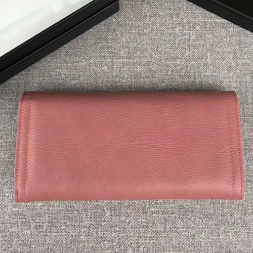 プラダ財布背面デザイン