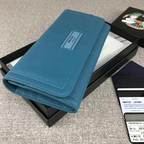 プラダ財布内部構造