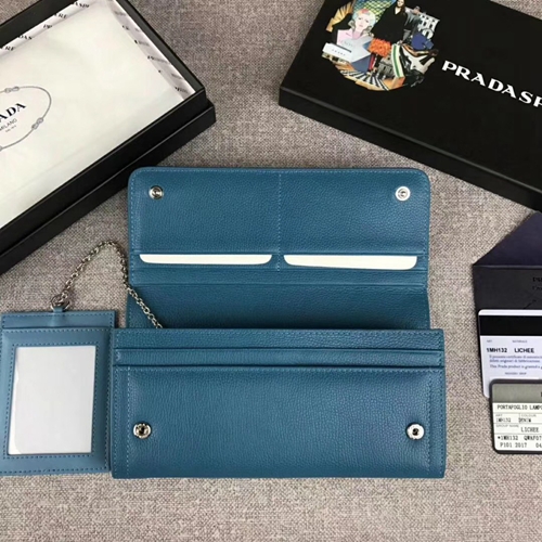 プラダ財布細部ディテール