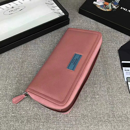 プラダ財布側面デザイン