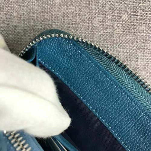 プラダ財布全体デザイン