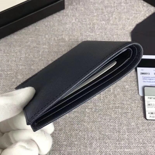 プラダ財布内部構造
