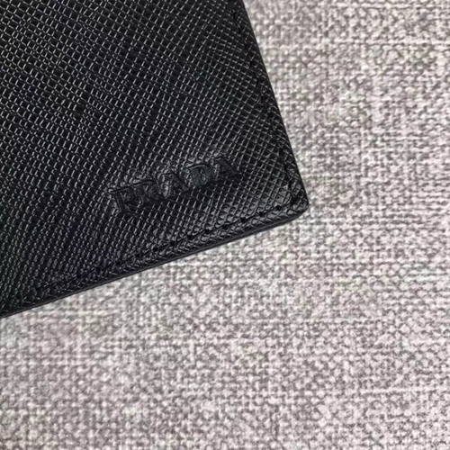 プラダ財布内部構造