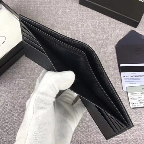 プラダ財布内部構造