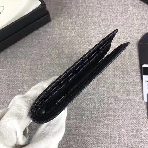 プラダ財布側面デザイン
