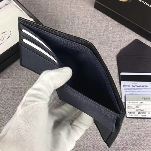 プラダ財布素材ディテール