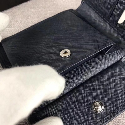 プラダ財布内部構造
