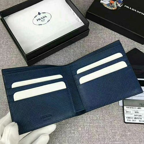 プラダ財布内部構造